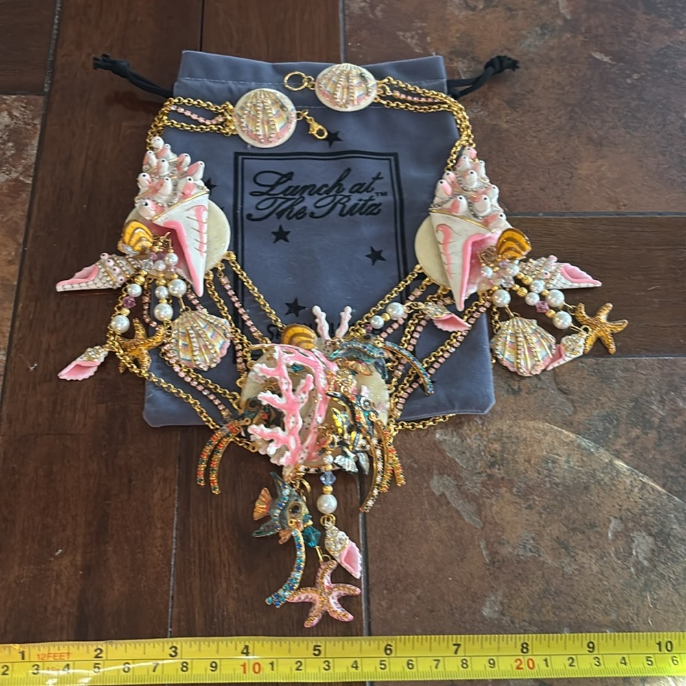 Lunch At The Ritz SEASHELL Necklace - Picture 5 of 14